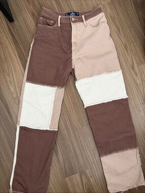 Hollister Women’s Ultra High Rise Dad Jean in Brown & Cream